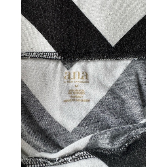 Ana Chevron Maxi Skirt - Picture 3 of 3